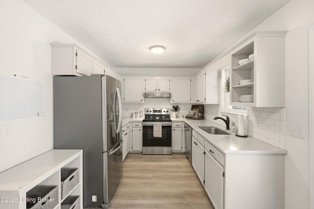 1410 Maple Ridge Ct, Simpsonville, KY 40067