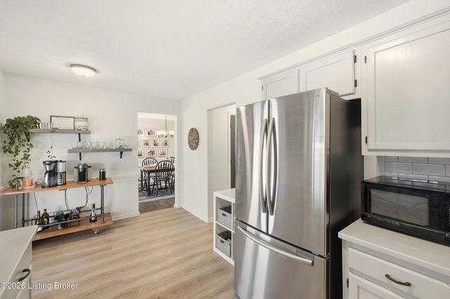 1410 Maple Ridge Ct, Simpsonville, KY 40067