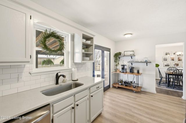 1410 Maple Ridge Ct, Simpsonville, KY 40067