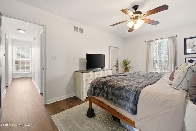 1410 Maple Ridge Ct, Simpsonville, KY 40067