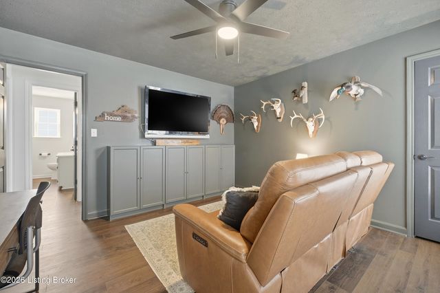 1410 Maple Ridge Ct, Simpsonville, KY 40067