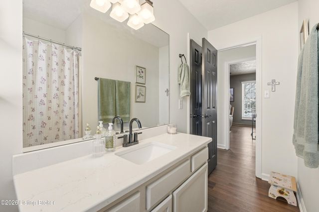 1410 Maple Ridge Ct, Simpsonville, KY 40067