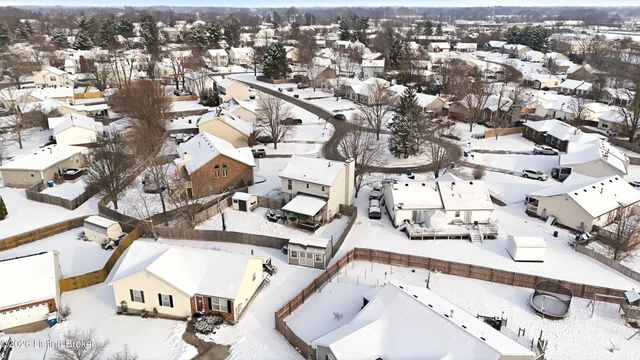 1410 Maple Ridge Ct, Simpsonville, KY 40067