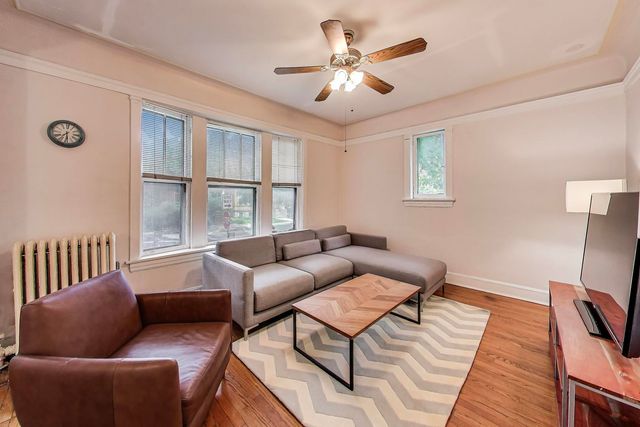 1254 W Thorndale Avenue 1W, Chicago, IL 60660