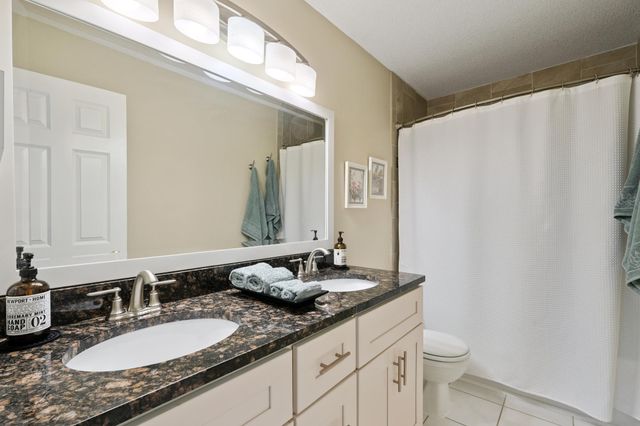 2009 Grand Avenue, Saint Paul, MN 55105