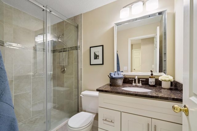 2009 Grand Avenue, Saint Paul, MN 55105