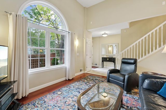 2009 Grand Avenue, Saint Paul, MN 55105