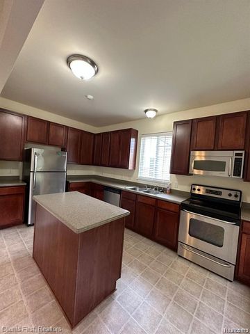 2156 Pinecroft Drive, Canton, MI 48188
