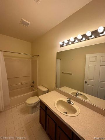 2156 Pinecroft Drive, Canton, MI 48188