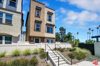 725 Daniel Freeman Circle, Inglewood, CA 90301