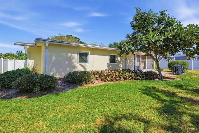 5051 39TH STREET S, St Petersburg, FL 33711