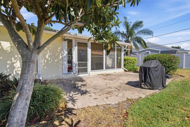 5051 39TH STREET S, St Petersburg, FL 33711