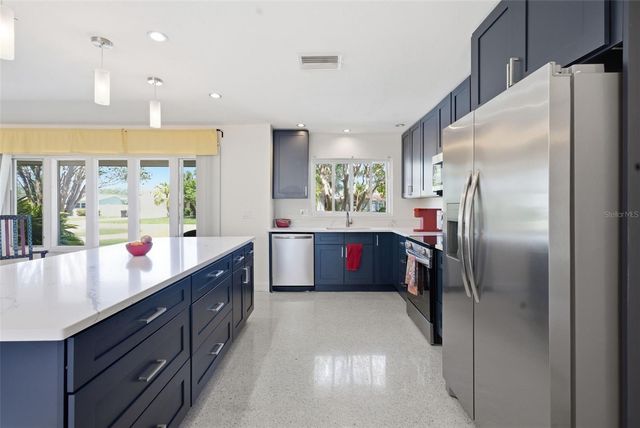 5051 39TH STREET S, St Petersburg, FL 33711