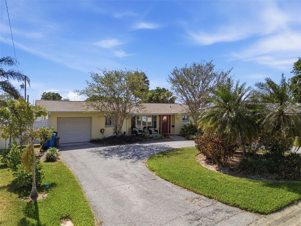 Image 2 of property listing at 5051 39TH STREET S, St Petersburg, FL 33711