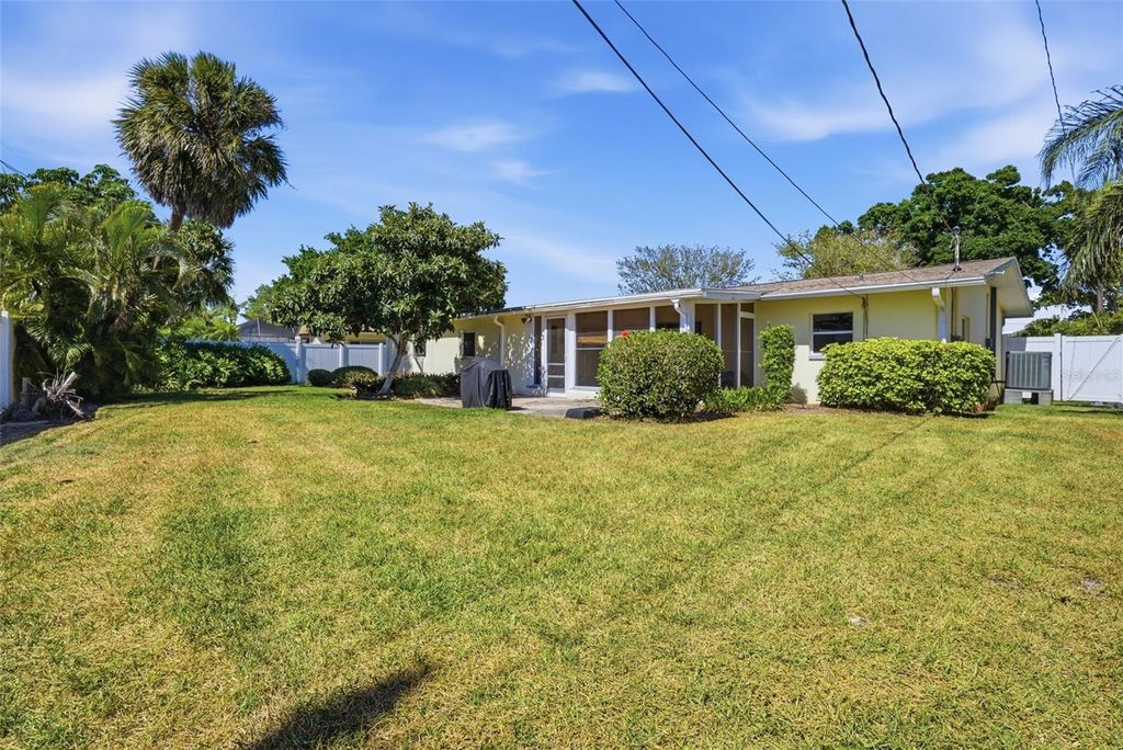 Image 31 of property listing at 5051 39TH STREET S, St Petersburg, FL 33711