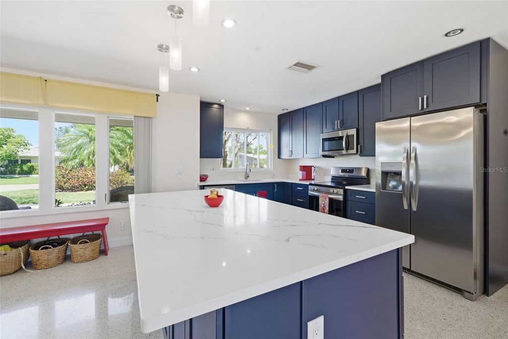 Image 10 of property listing at 5051 39TH STREET S, St Petersburg, FL 33711