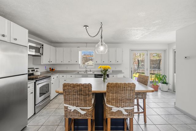 506 Mammoth Road, Londonderry, NH 03053