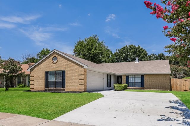 2505 Edinburgh Street, Arlington, TX 76018