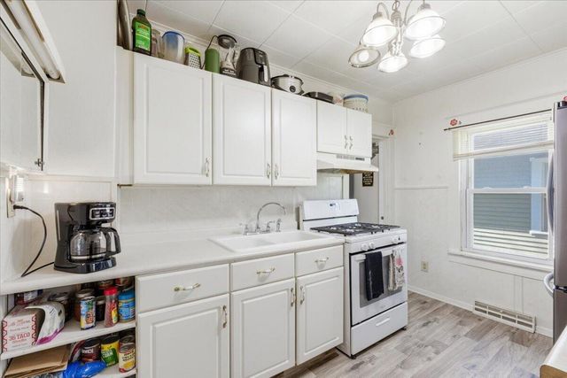 215 N 14TH Street, Council Bluffs, IA 51501