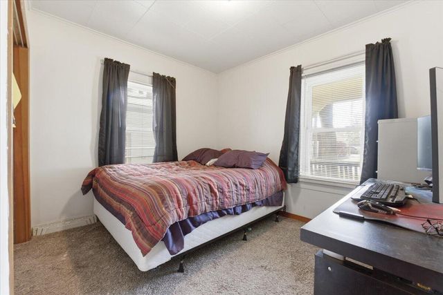 215 N 14TH Street, Council Bluffs, IA 51501