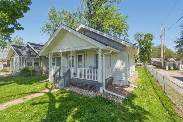 215 N 14TH Street, Council Bluffs, IA 51501