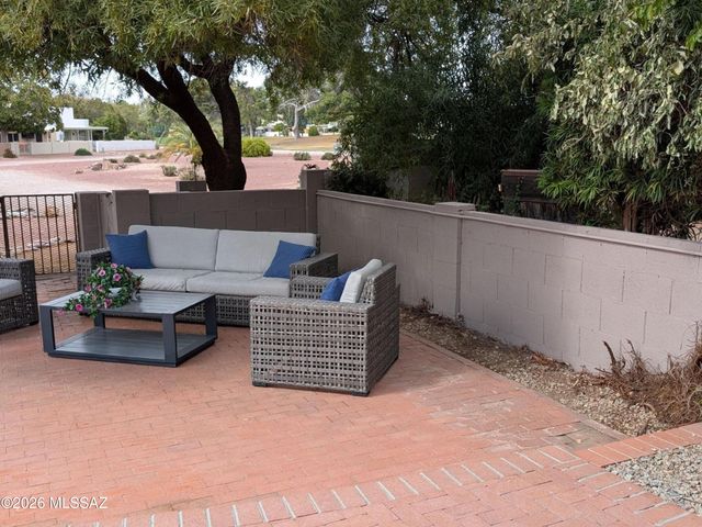 2714 W Magee Road, Tucson, AZ 85742