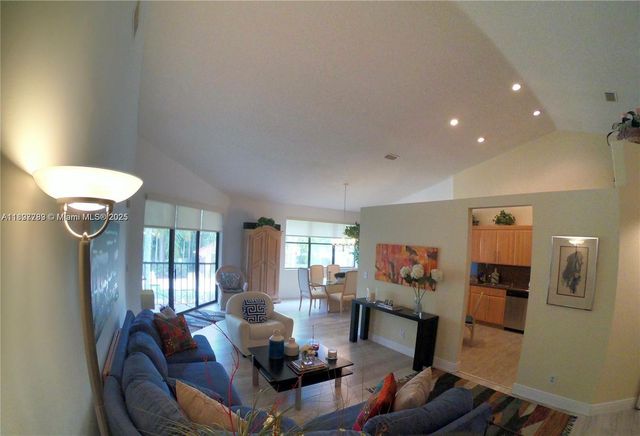 5800 Coach House Cir E, Boca Raton, FL 33486