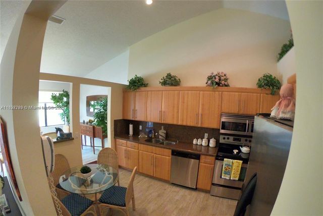 5800 Coach House Cir E, Boca Raton, FL 33486