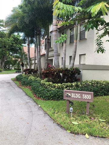 5800 Coach House Cir E, Boca Raton, FL 33486