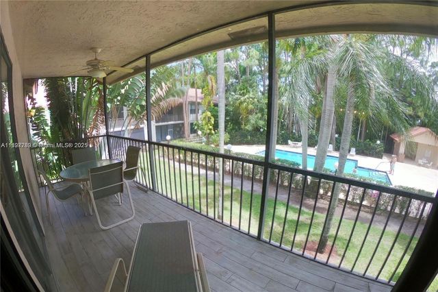 5800 Coach House Cir E, Boca Raton, FL 33486