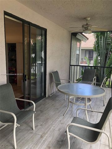 5800 Coach House Cir E, Boca Raton, FL 33486