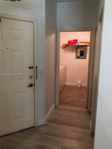 5800 Coach House Cir E, Boca Raton, FL 33486