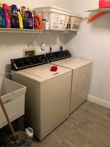 5800 Coach House Cir E, Boca Raton, FL 33486