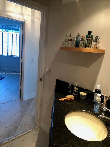 5800 Coach House Cir E, Boca Raton, FL 33486