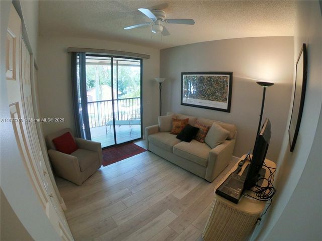 5800 Coach House Cir E, Boca Raton, FL 33486