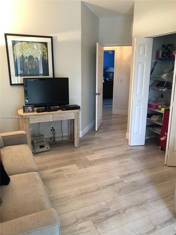 5800 Coach House Cir E, Boca Raton, FL 33486