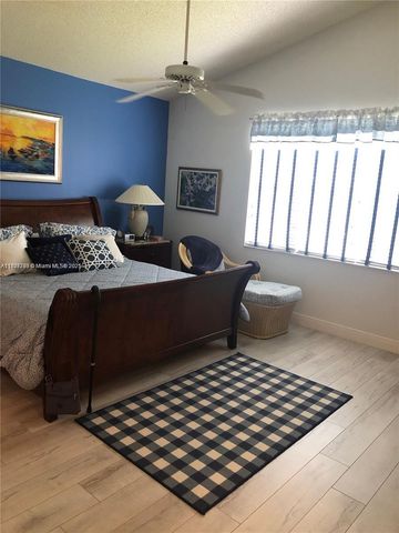 5800 Coach House Cir E, Boca Raton, FL 33486