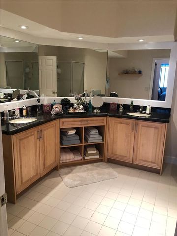 5800 Coach House Cir E, Boca Raton, FL 33486