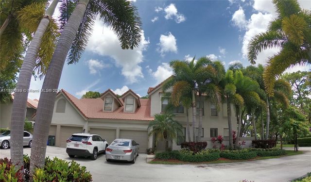 5800 Coach House Cir E, Boca Raton, FL 33486