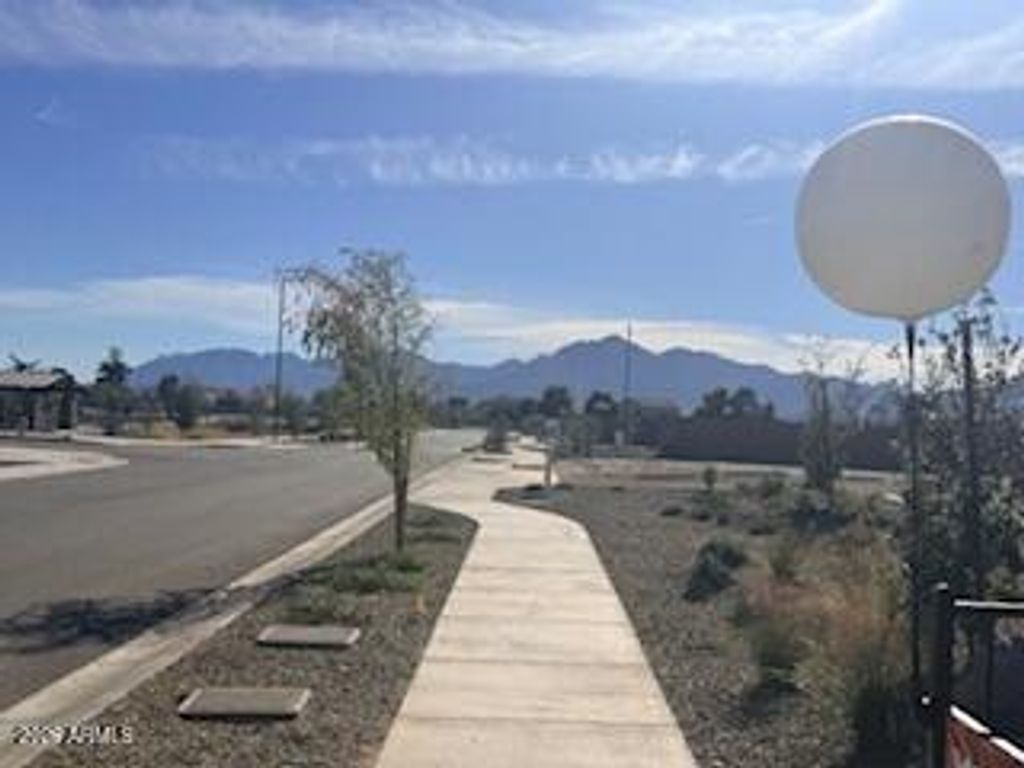 9755 W FRAKTUR Road, Tolleson, AZ 85353 — photo 2