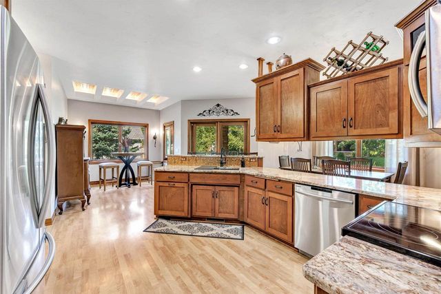 3235 HICKORY RIDGE LANE, Green Bay, WI 54311