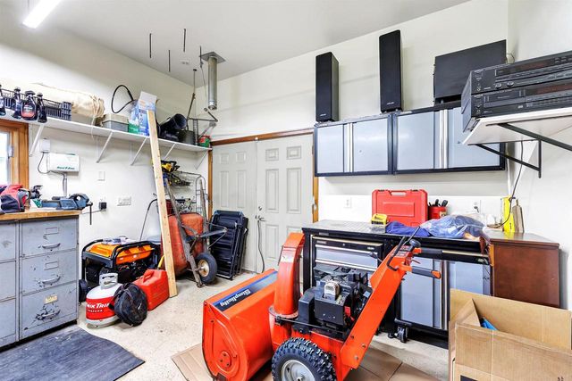 3235 HICKORY RIDGE LANE, Green Bay, WI 54311