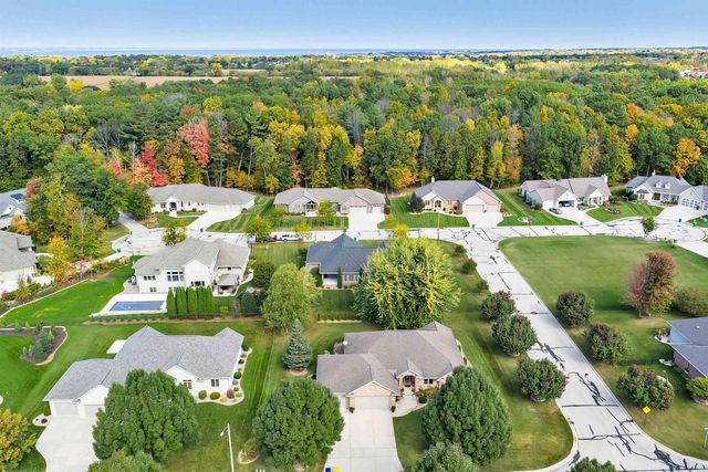 3235 HICKORY RIDGE LANE, Green Bay, WI 54311