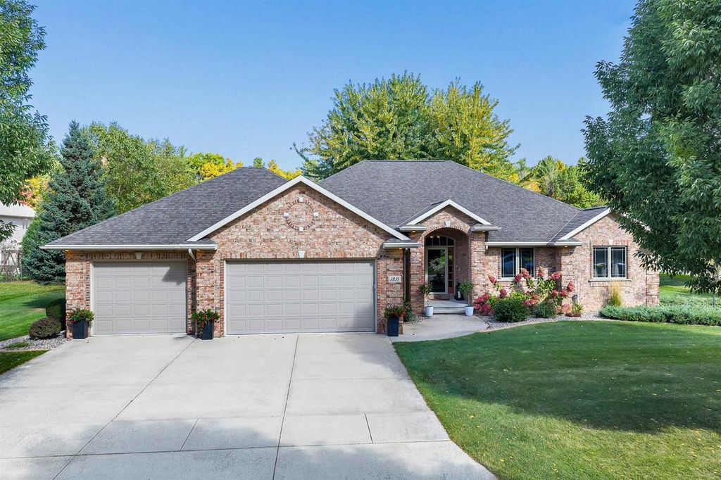 3235 HICKORY RIDGE LANE, Green Bay, WI 54311