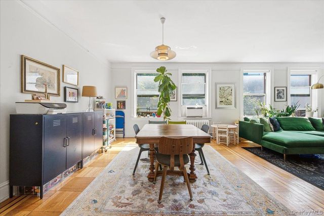 37-28 80th Street 31, Jackson Heights, NY 11372