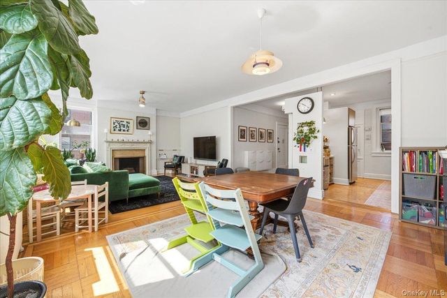 37-28 80th Street 31, Jackson Heights, NY 11372