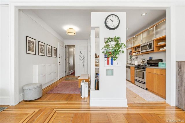 37-28 80th Street 31, Jackson Heights, NY 11372