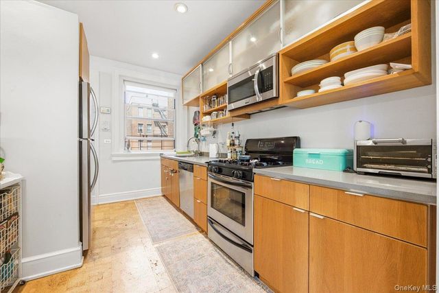 37-28 80th Street 31, Jackson Heights, NY 11372