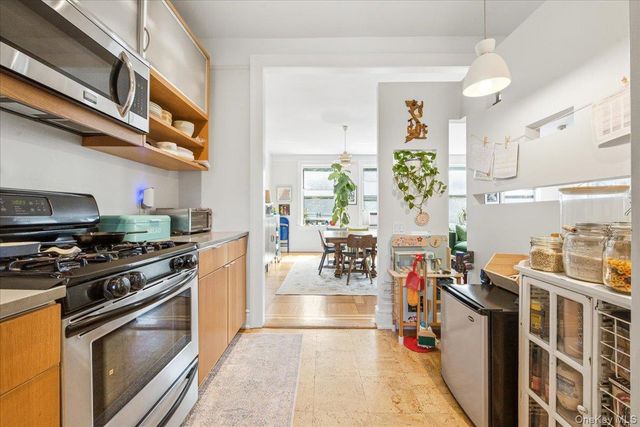 37-28 80th Street 31, Jackson Heights, NY 11372