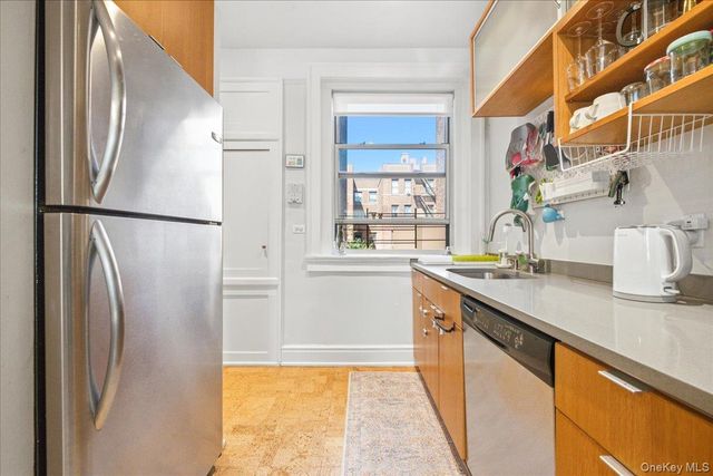 37-28 80th Street 31, Jackson Heights, NY 11372